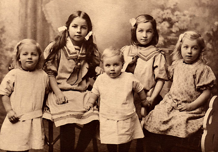 Fem søstre Thomsen